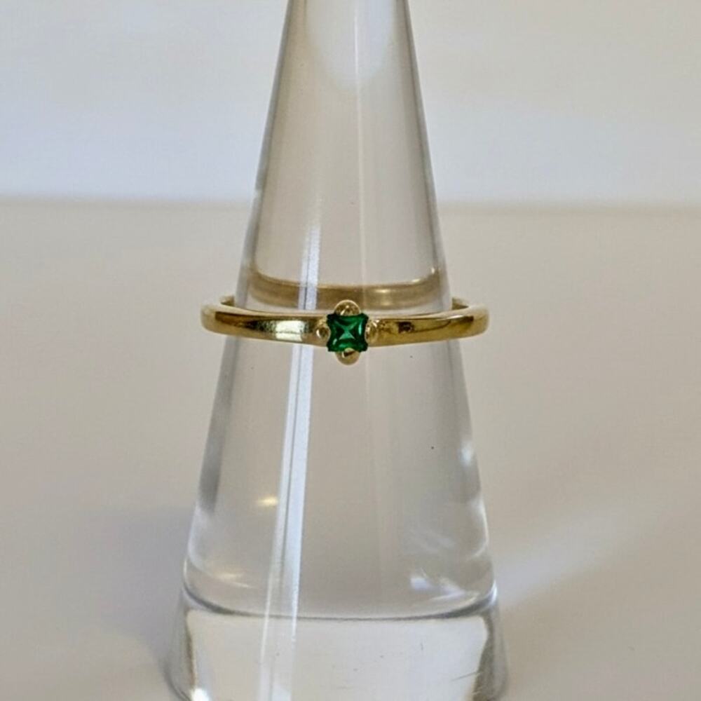 Vintage 18KT HGE Gold Electroplate Solitaire Ring Green Stone Sz5 Estate Jewelry